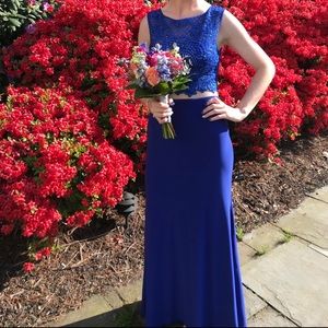 beautiful two piece blue prom dress!